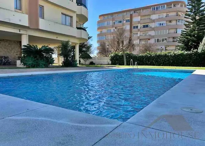 Primera Linea De Playa Con Vistas Al Mar *
